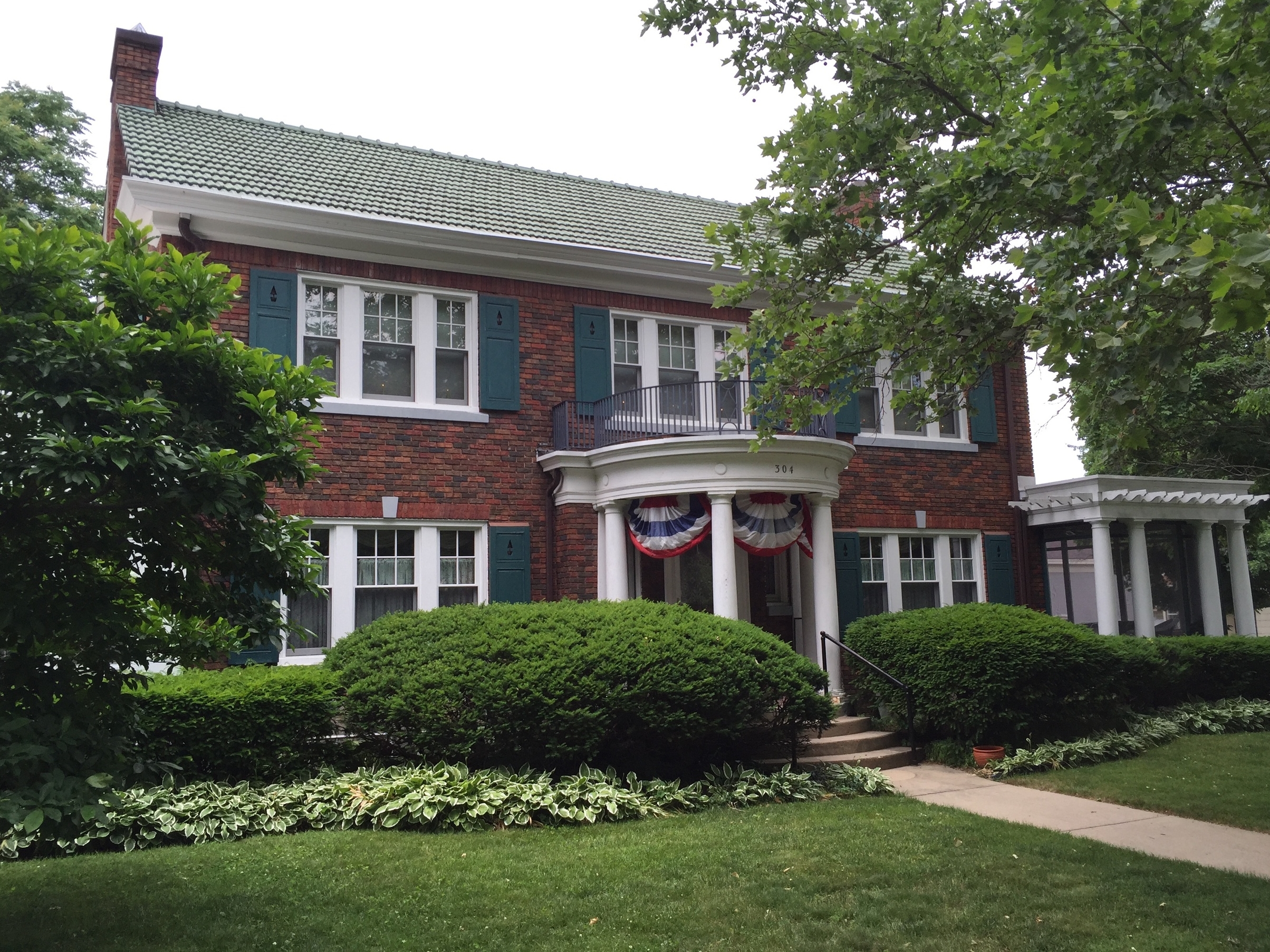 304 State Street, 1925 Designed by Toledo architect Harry W. Wachter Colonial Revival Style (1890 to 1990)