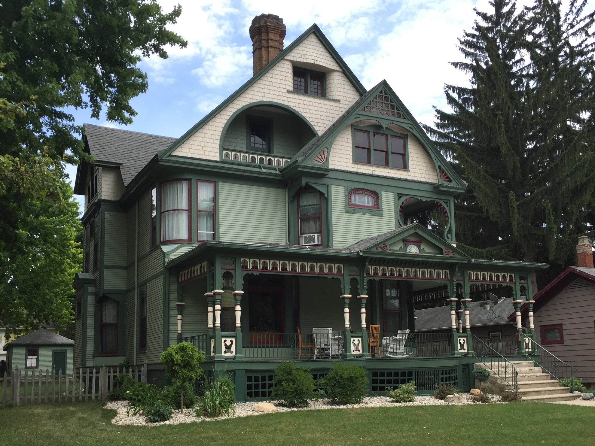 Queen Anne style Presbyterian Manse, 435 Dennis Street, 1895, C. F. Matthes architect and builder