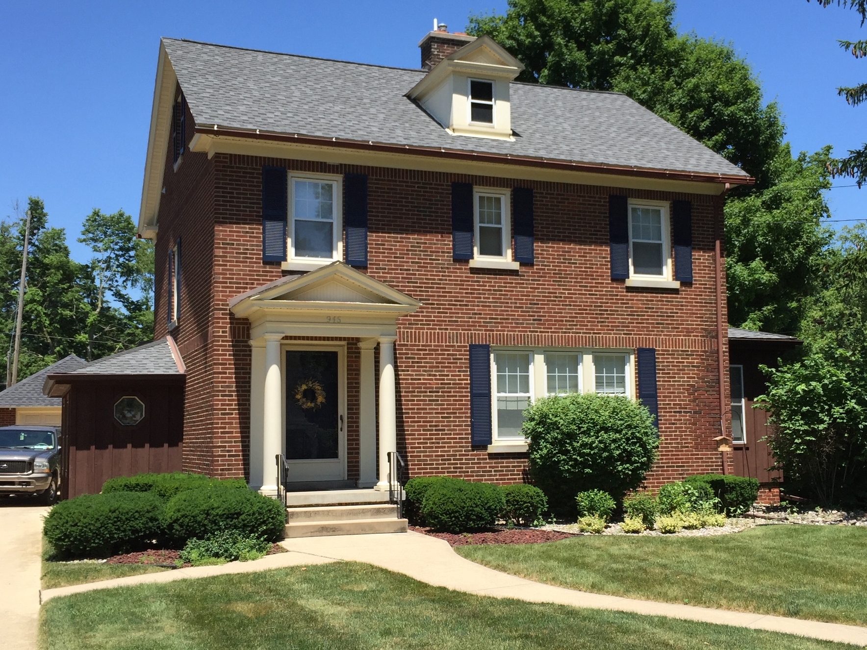 Georgian Colonial Revival, 946 College Ave