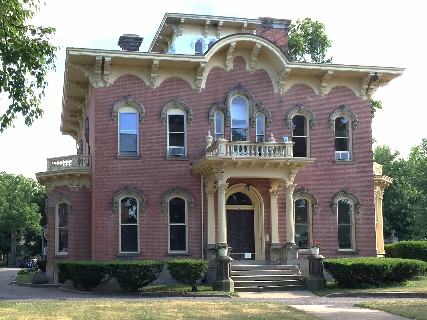 Italianate, Burnham Historical Building, 204 E. Church, Adrian, 1863. Click here to read an essay about the Burnham Historical Building by Annie Carden