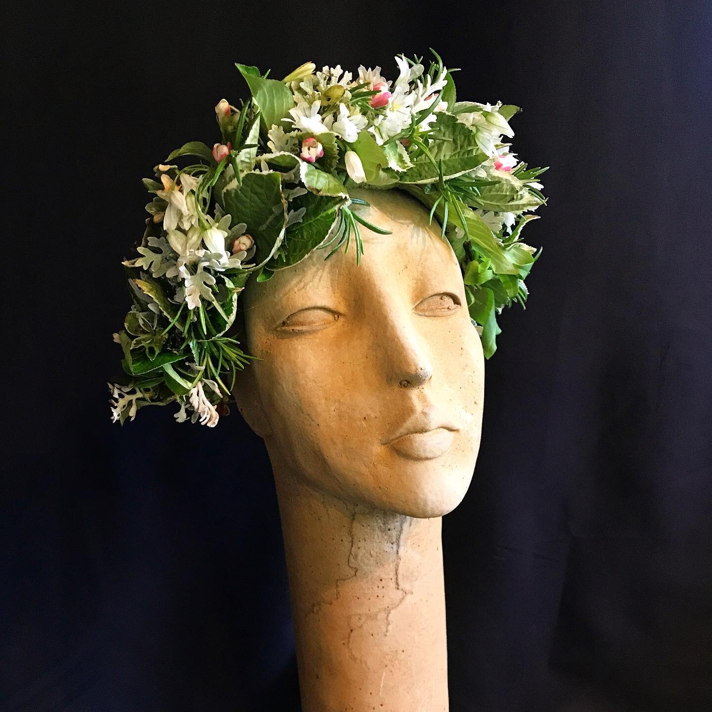 Coming into the Labor Day weekend I wish for everyone to carve out some time for self, family, beauty, and play!! 
This flower crown of gathered greens took no time to create.  Gather your loved ones and make flower crowns just for fun . Remember mak