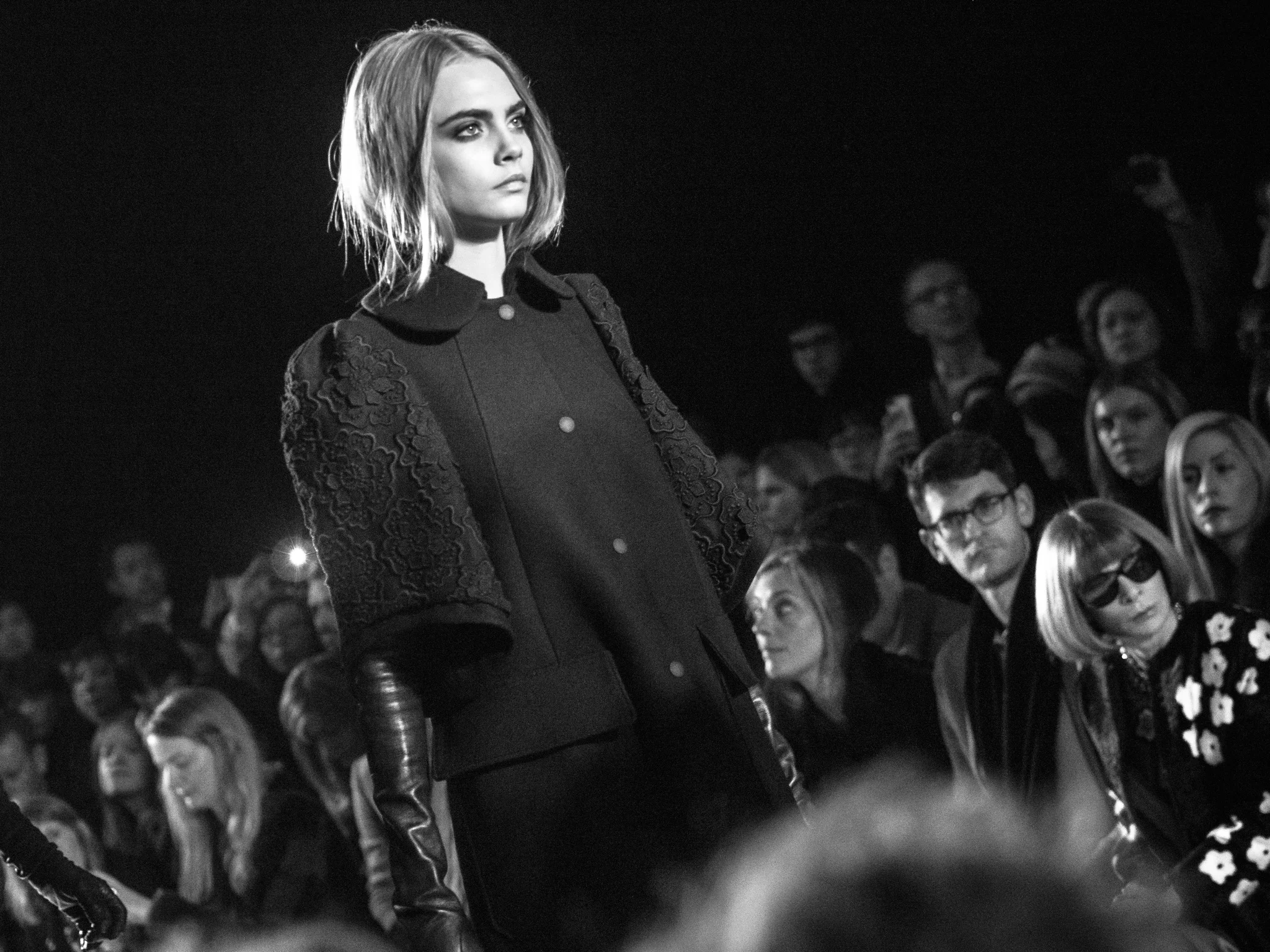 London Fashion Week LFW Runway Show Photography Photograph How to Model Walking Catwalk Youtube Video Guide Tutorial Mulberry Cara Delevingne Anna Wintour