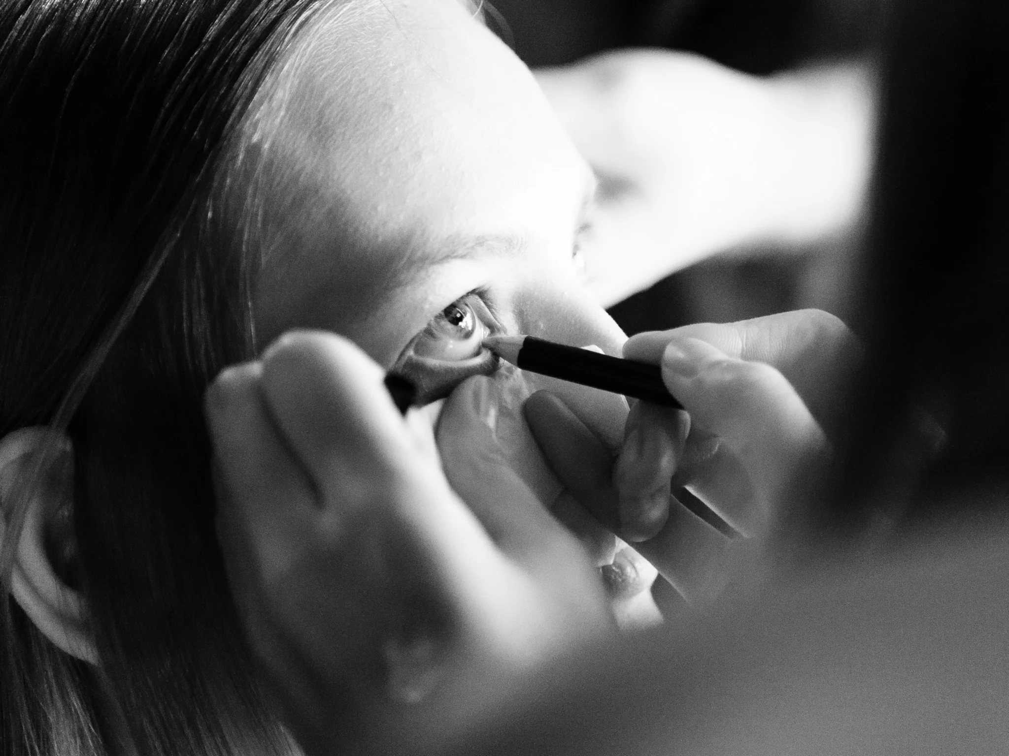 London Fashion Week LFW Runway Show Photography Photograph How to Model Walking Catwalk Youtube Video Guide Tutorial Backstage Eye Makeup Make Up