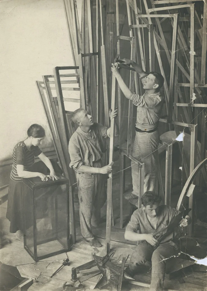 tatlin_tower_workers.jpg