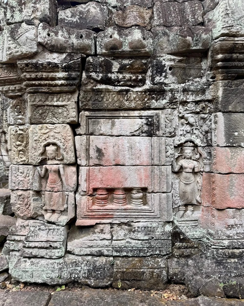 Minty Sainsbury — Fragment (VII) - Cambodia