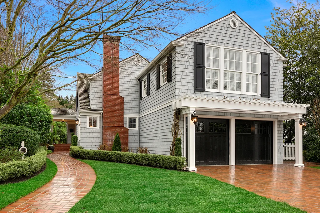 Charm on Waverly - SOLD