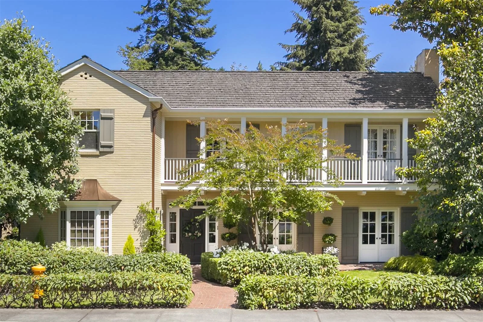 Southern-Styled Broadmoor Traditional 