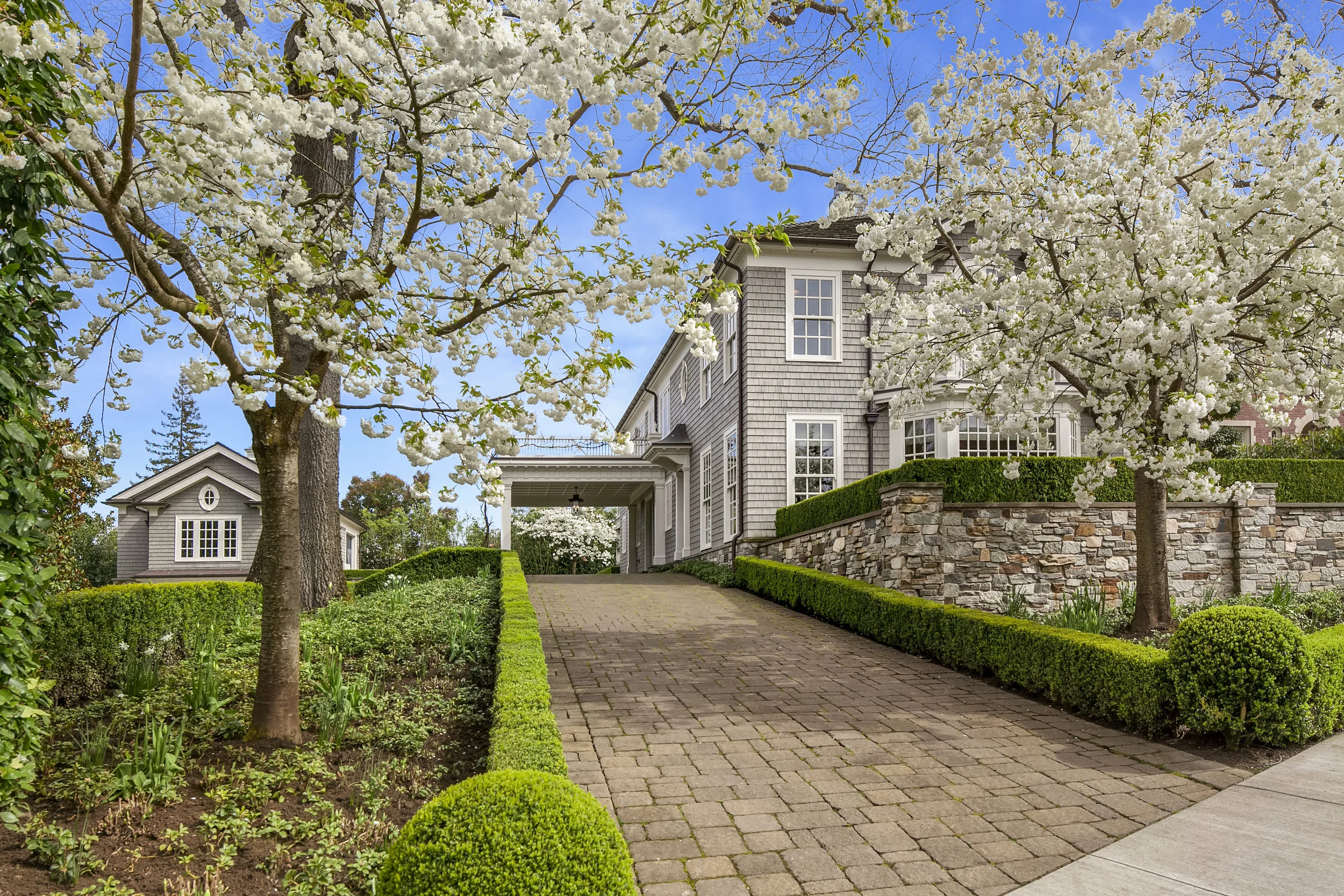2 Driveway.jpg