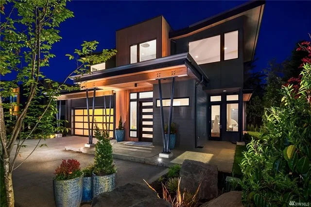 8235 SE 31st St | $3,188,000
