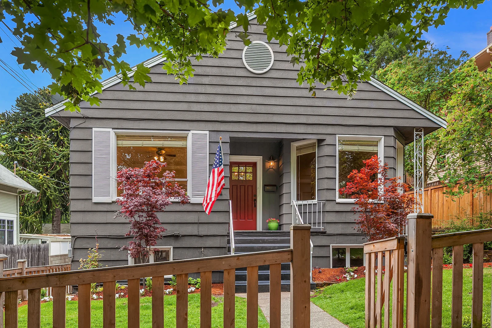 215 W Garfield St | $1,100,000