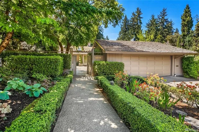1555 Parkside Dr E | $2,925,000