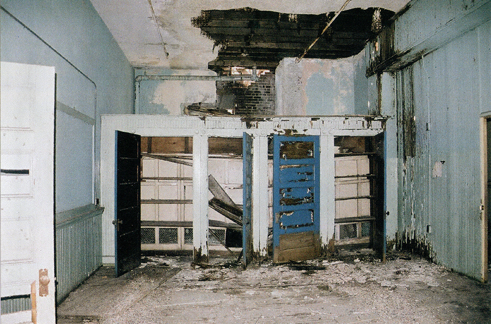 history_ps6_2001-1_lr.jpg