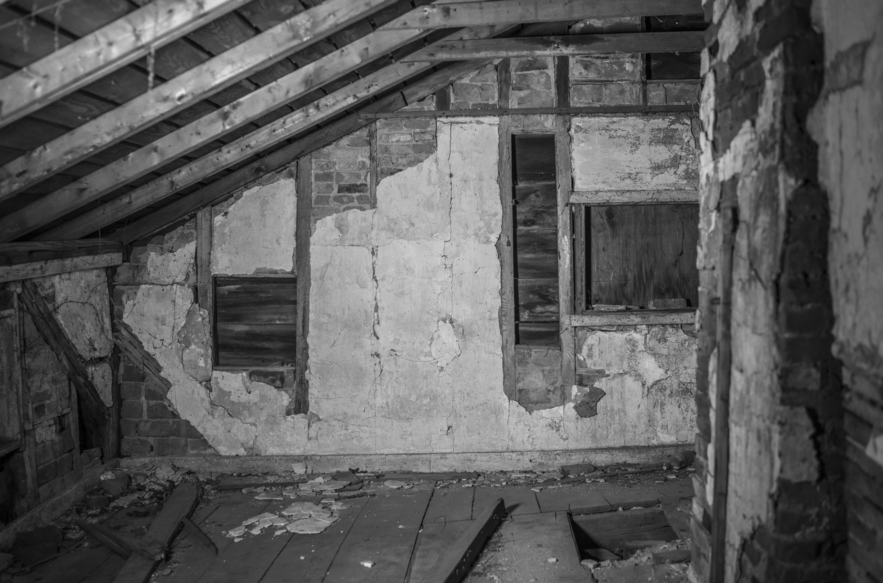 20180215-2nd fl N back bdrm_preview.png