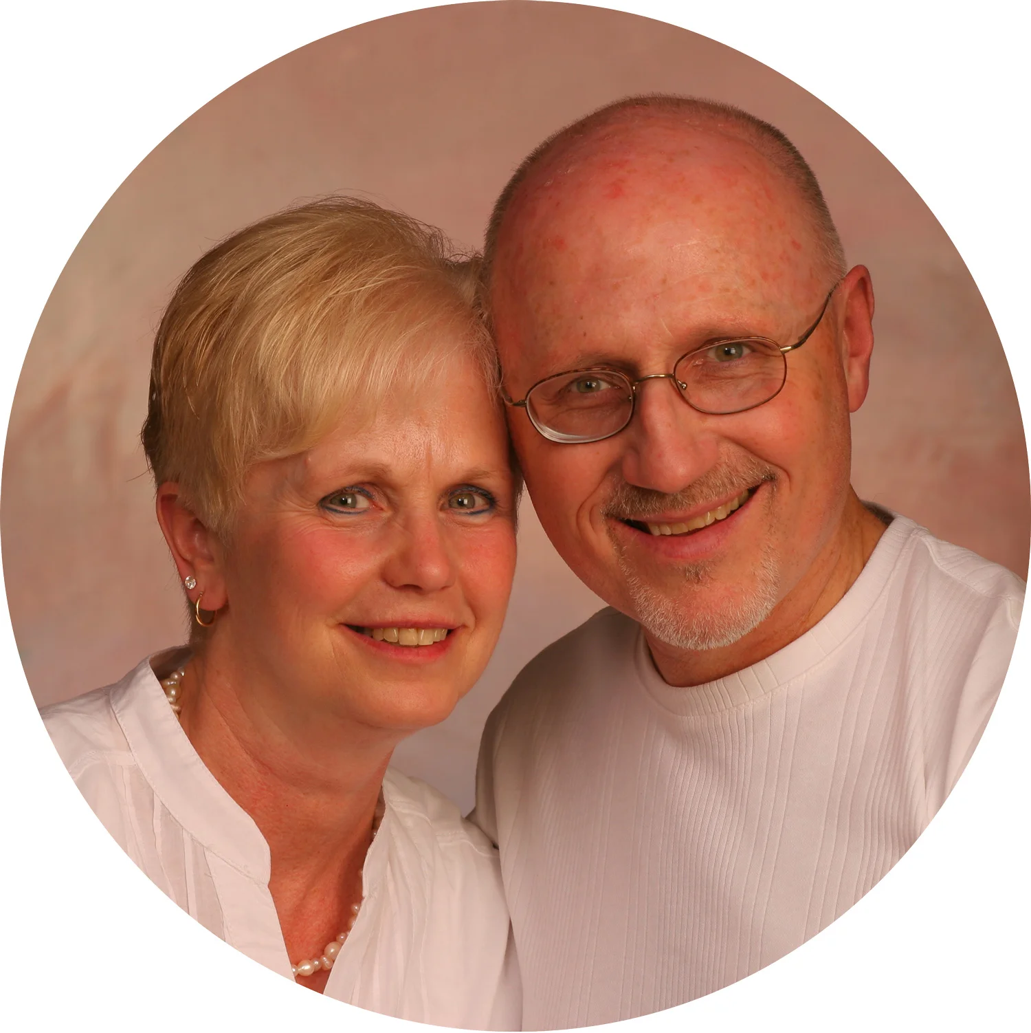 Apostle_Rick_Pastor_Carmen_Menard_circle_color_web.jpg
