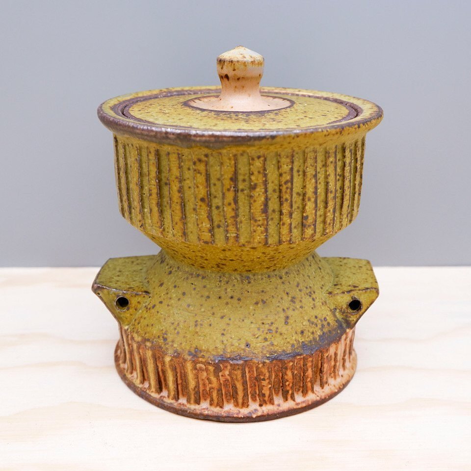 Deadline approaching! Our Call For Entry Exhibition in 2024 is &ldquo;Put A Lid On It&rdquo;, guest juried by @dougpeltzman and @jenallenceramics . The deadline to submit is May 20th, 2024. 

This Second Annual Functional Fall Exhibition at Clay Art 
