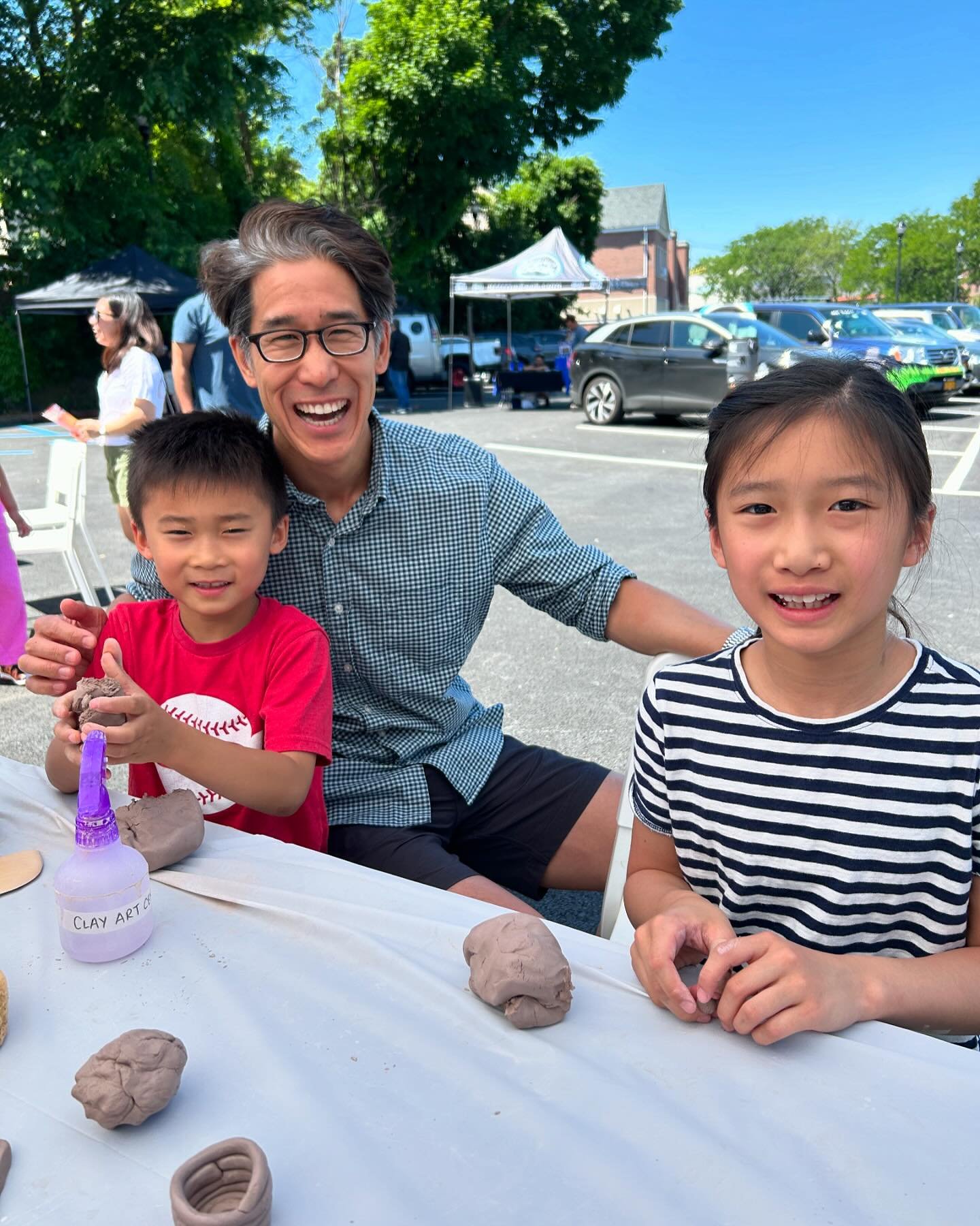 How many smiles can you count at Clay Art Center today? Sunshine and creative fun at the Port Chester Arts Festival. We are here until 3pm!

Clay Art Center is located at 40 Beech Street, Port Chester NY 10573

#artsfestival #festival #art #clay #por