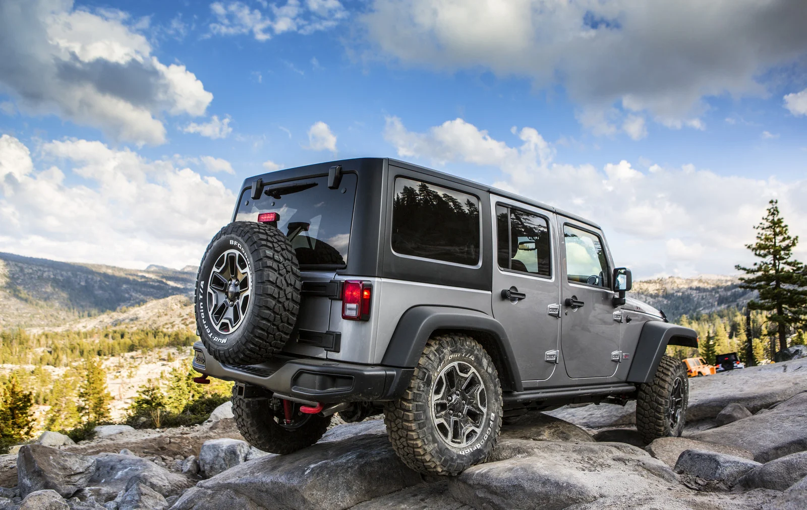 2013_jeep_wrangler_rubicon_10th_anniversary_8_1600x1200.jpg