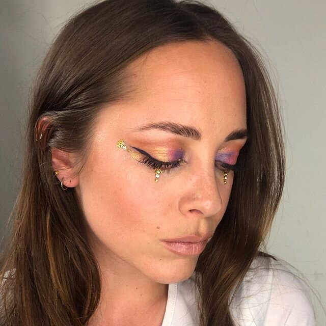 &lsquo;precious jewel&rsquo; inspiration by @patmcgrathreal 
A soft glam with some crystal colours and high shine and some gems (of course).
This was a tough one, I felt fatigued and hot and slow doing this. I struggled to get enthusiasm as the weeks