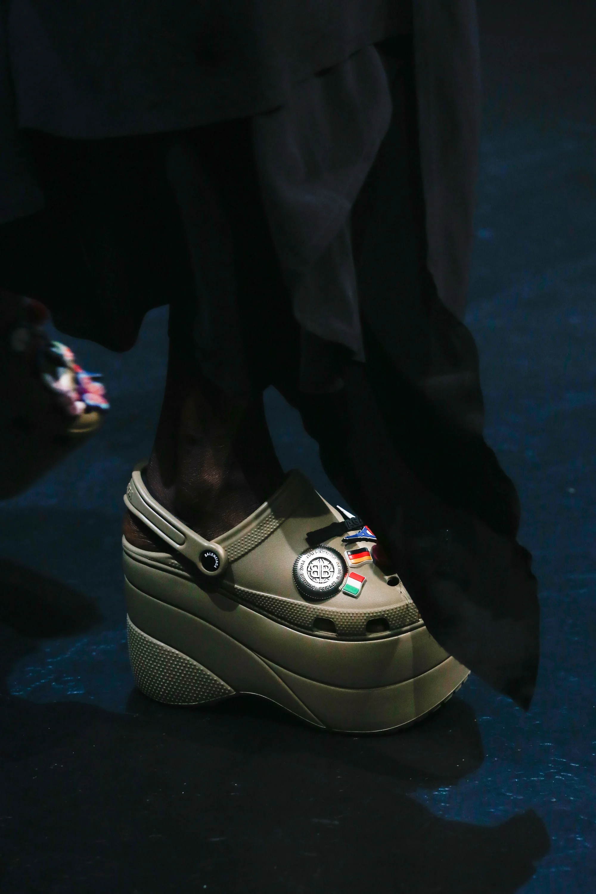 balenciaga-crocs-spring-2018-pfw-1.jpg