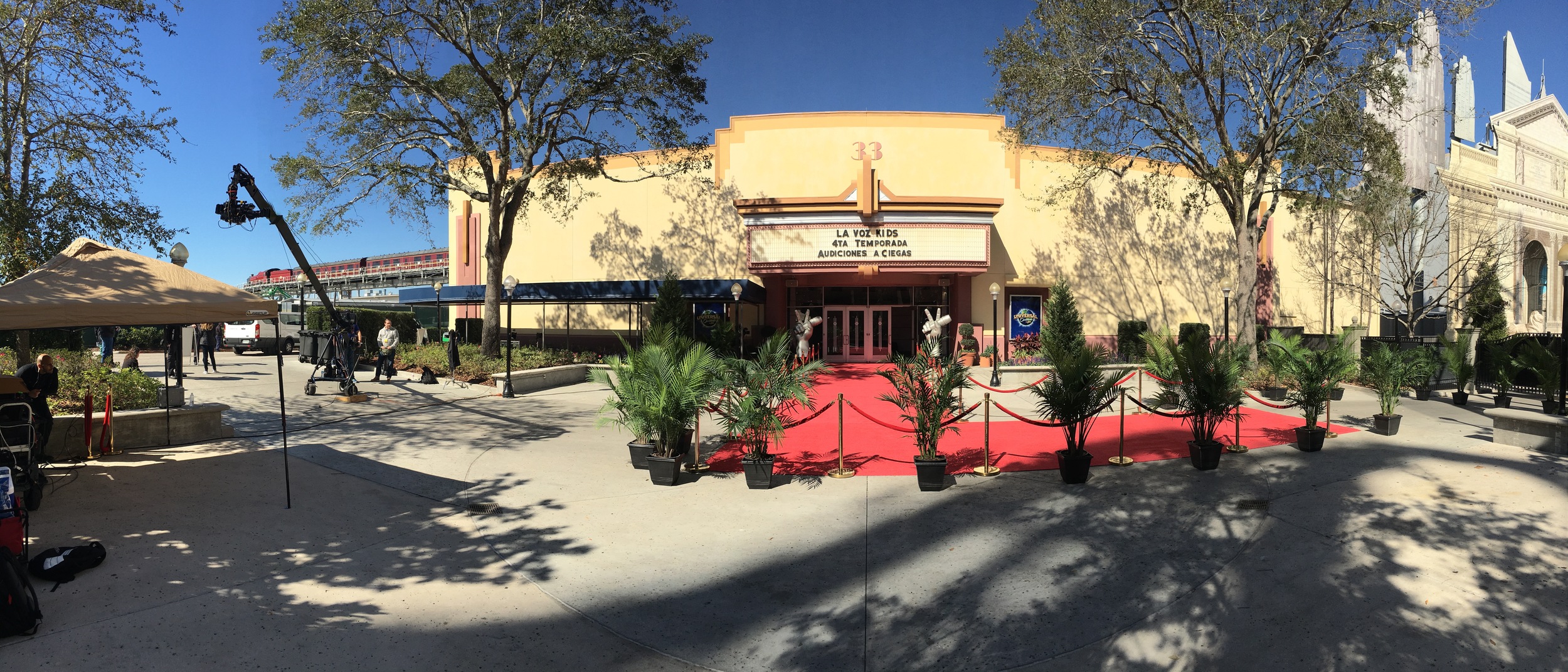 Contestant arrivals.