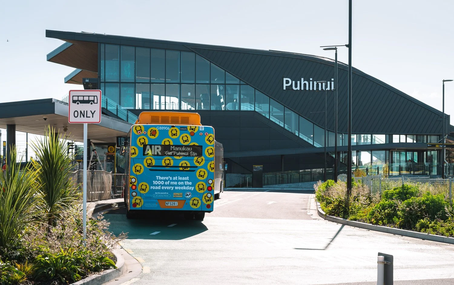 Buses 02.jpg