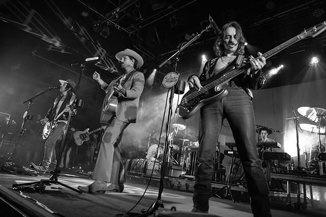 Finally saw @midland and understand what all the fuss is about. These fellas are showmen. And sweet as a can be. Thanks for the hospitality, amigos. Stay after it.
&bull;
It was a stellar end to my birthday celebrations. So grateful for every friend 