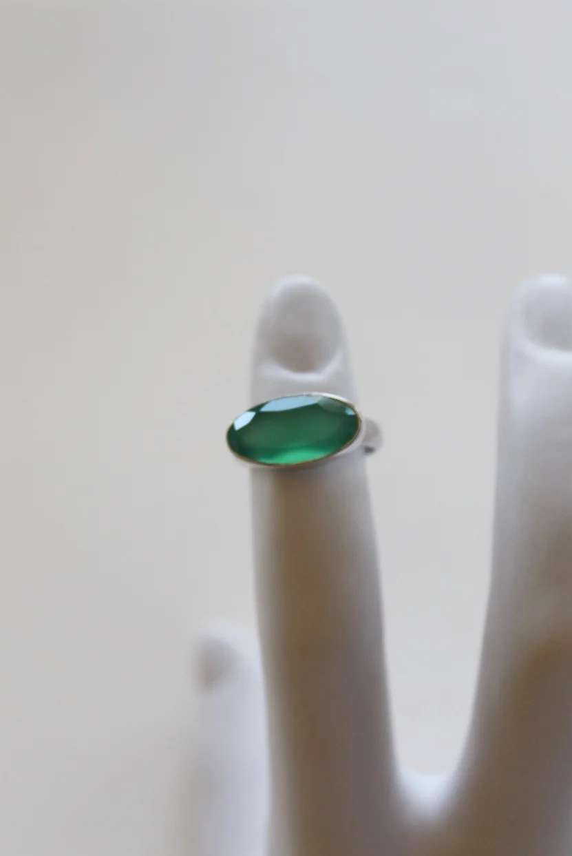 Green onyx ring2.JPG