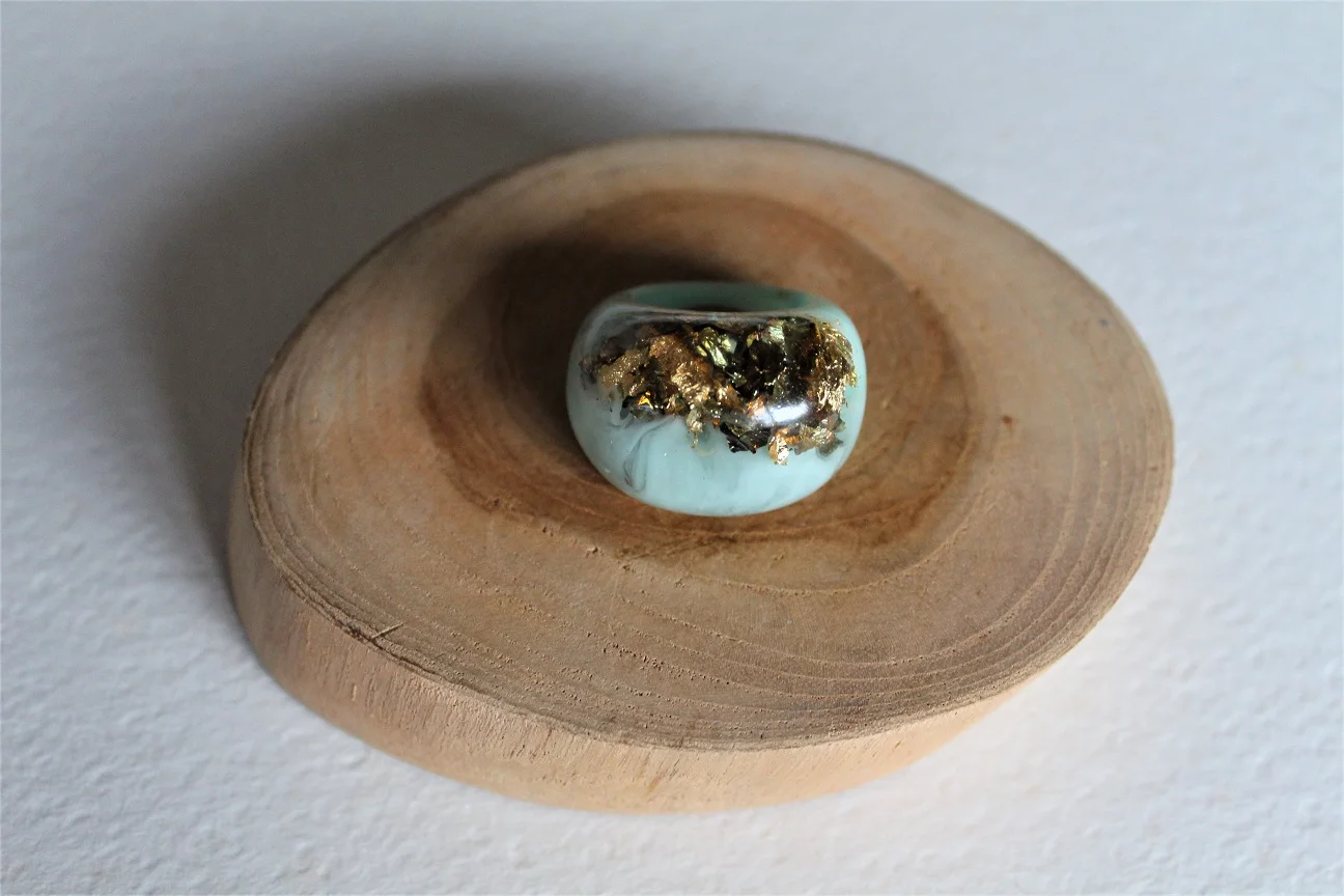 RingGreyBlueonWoodIMG_8808 (2).JPG