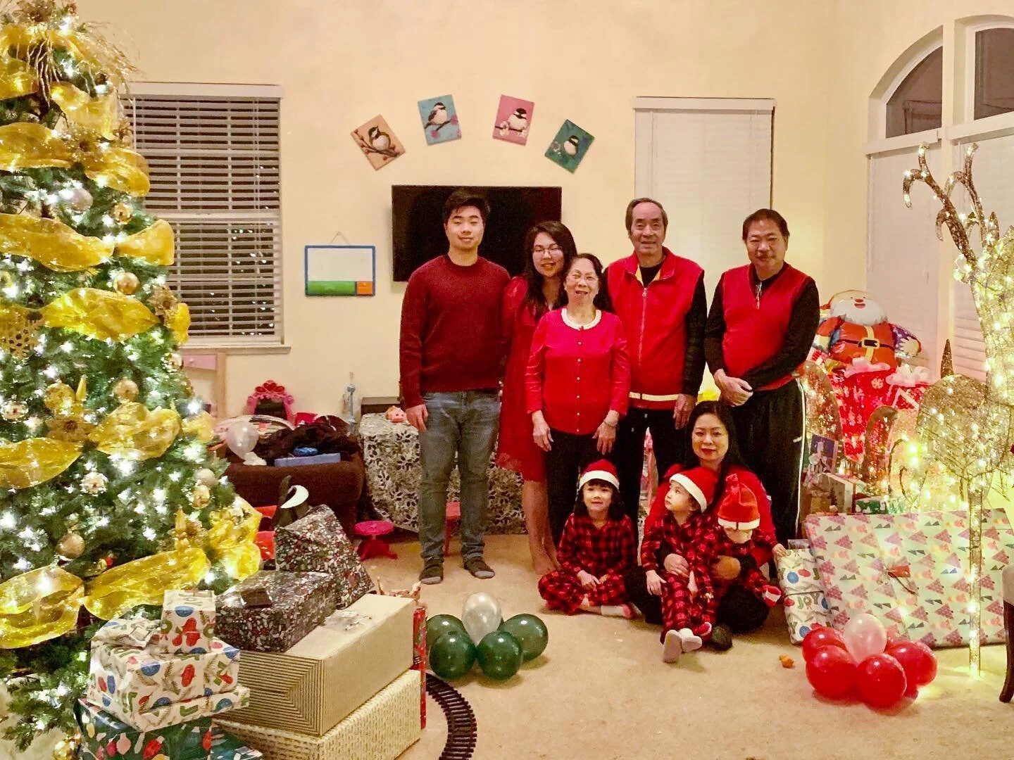 this is the furthest we got on the gingerbread houses before I gave up 😅🎄