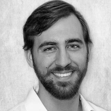 Hunter Fries Software Engineer Hunter is a Software Engineer at Springtech, joining as employee #1 in May 2017. He studied information systems and business at the University of North Florida, with an expected bachelor's degree in May 2019. Prior to joining Springtech, he worked as a Quality Assurance Engineer at System Innovators. He is a full stack Microsoft developer with over 3 years of experience.