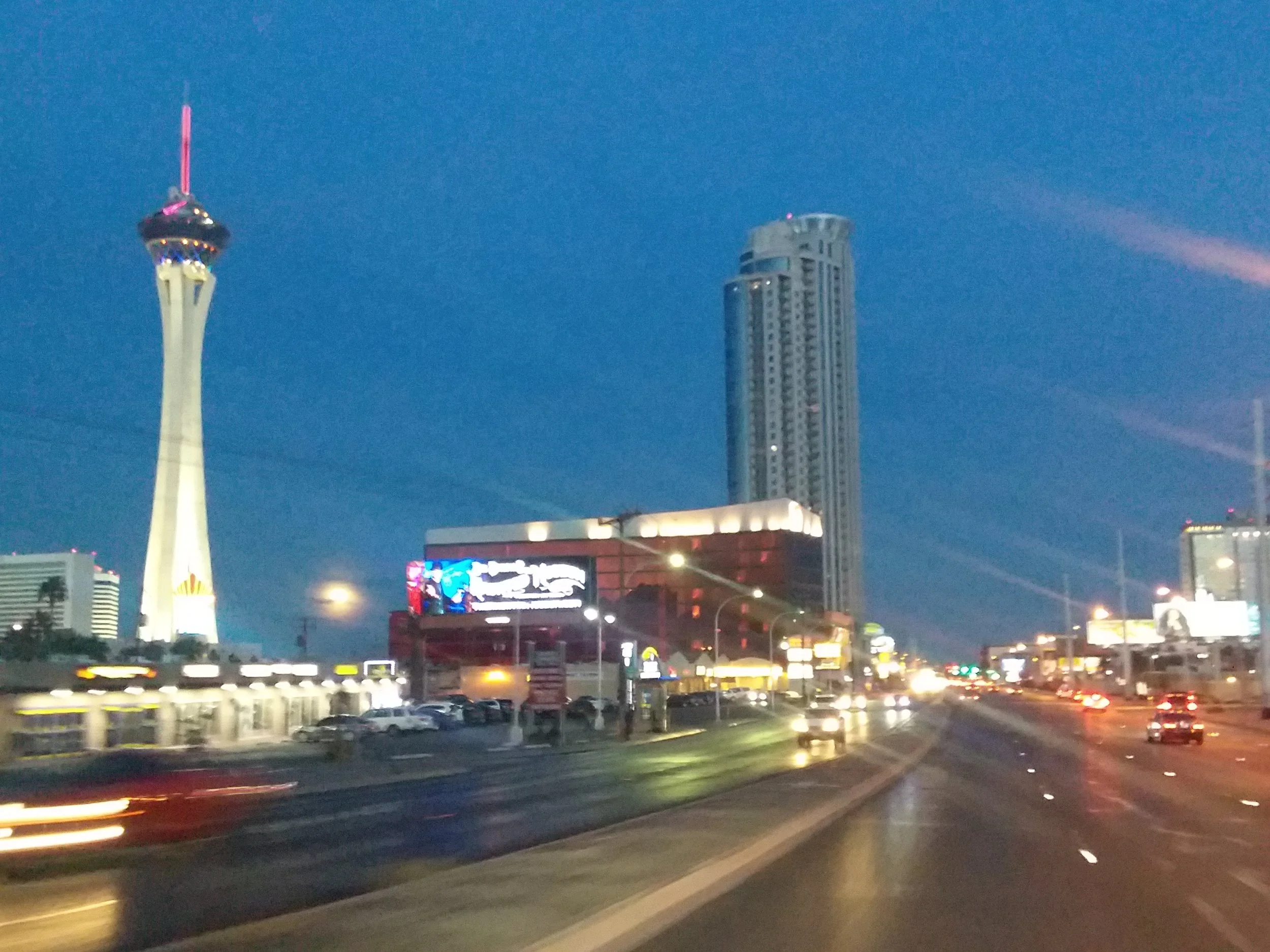 vegas_dusk.jpg