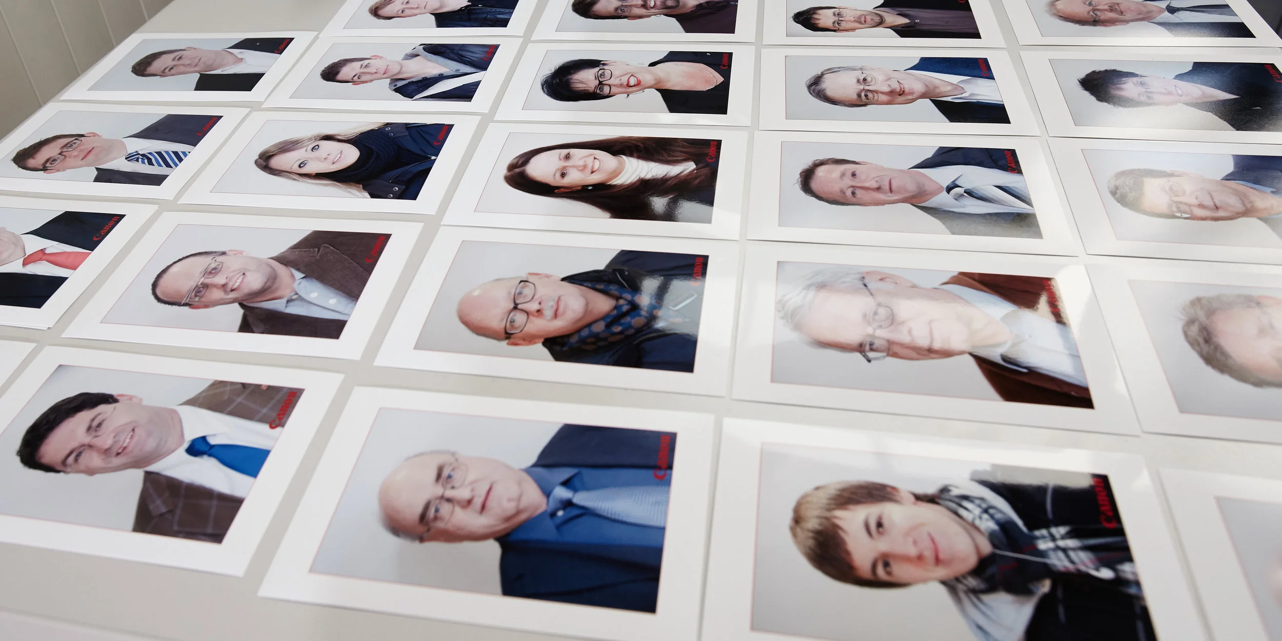 print: Das gebrandete Bild wird sofort ausgedruckt und den Kunden/Mitarbeitenden/Gästen als Geschenk übergeben.