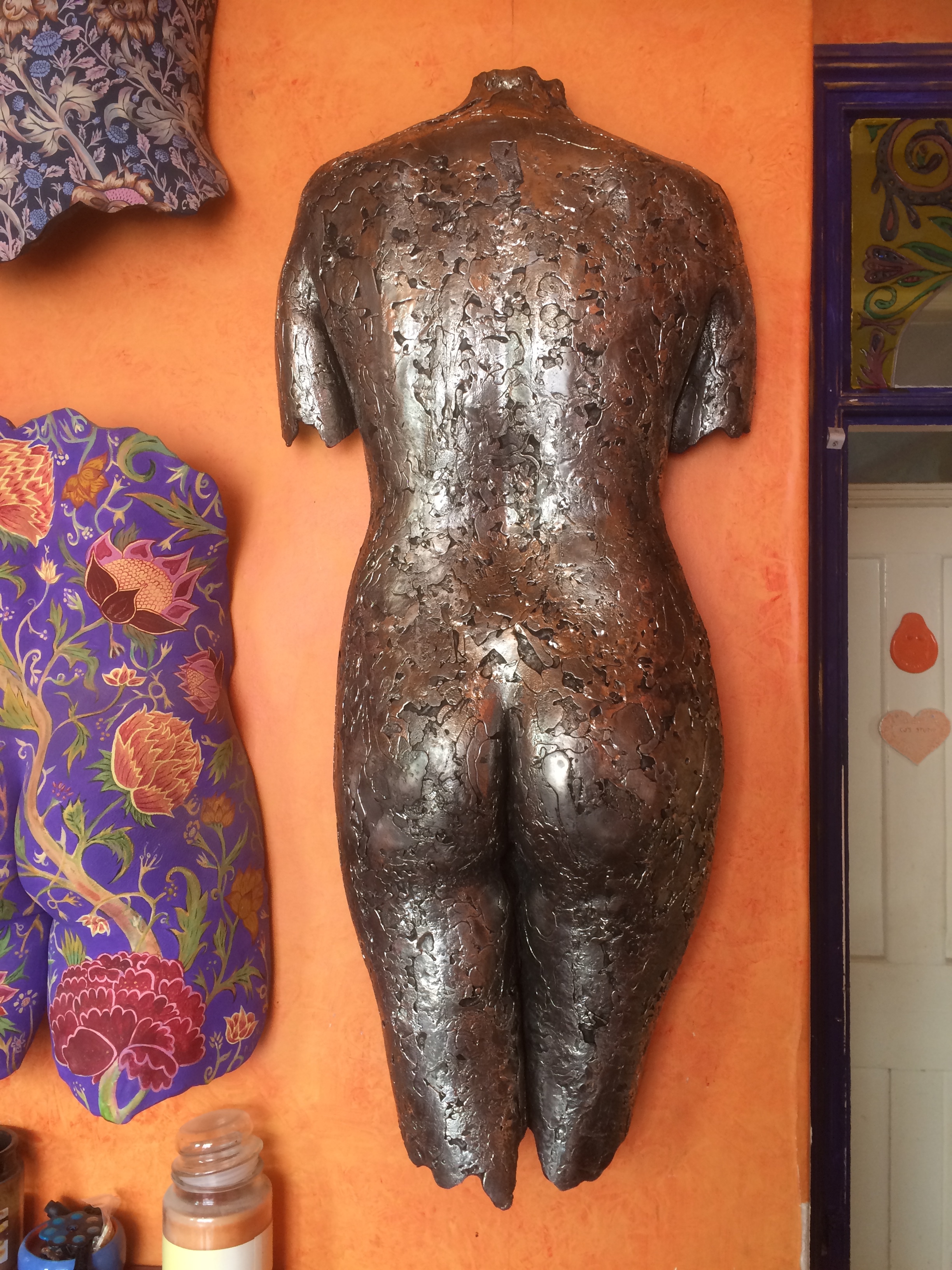 Finally! A decent cast of myself that I can proudly show off to the post man, couriers, people canvassing for the Labour Party, Jehovah's Witnesses and any other passing riff raff I can persuade to admire my glorious metal buttocks. And who would notice my chipped wallpaper when there is such a gleaming butt to behold?!