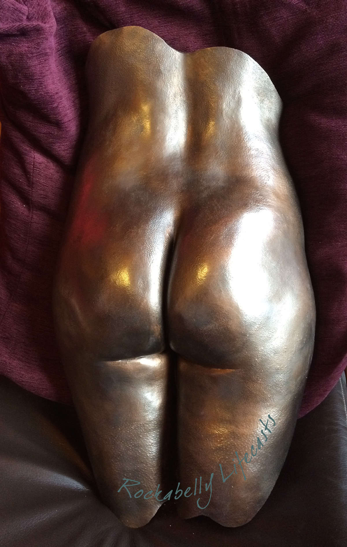 Rockabelly female bronze bottom casting