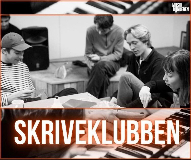 💡Skriveklubben m&oslash;des igen onsdag den 31. August kl. 17.00-19.00!

💡Skriveklubben er et delingsf&aelig;llesskab for sangskrivere/musikskabere fra Musikbunkeren, der skiftes til at give hinanden sangskriveropgaver, og m&oslash;des og sparrer o