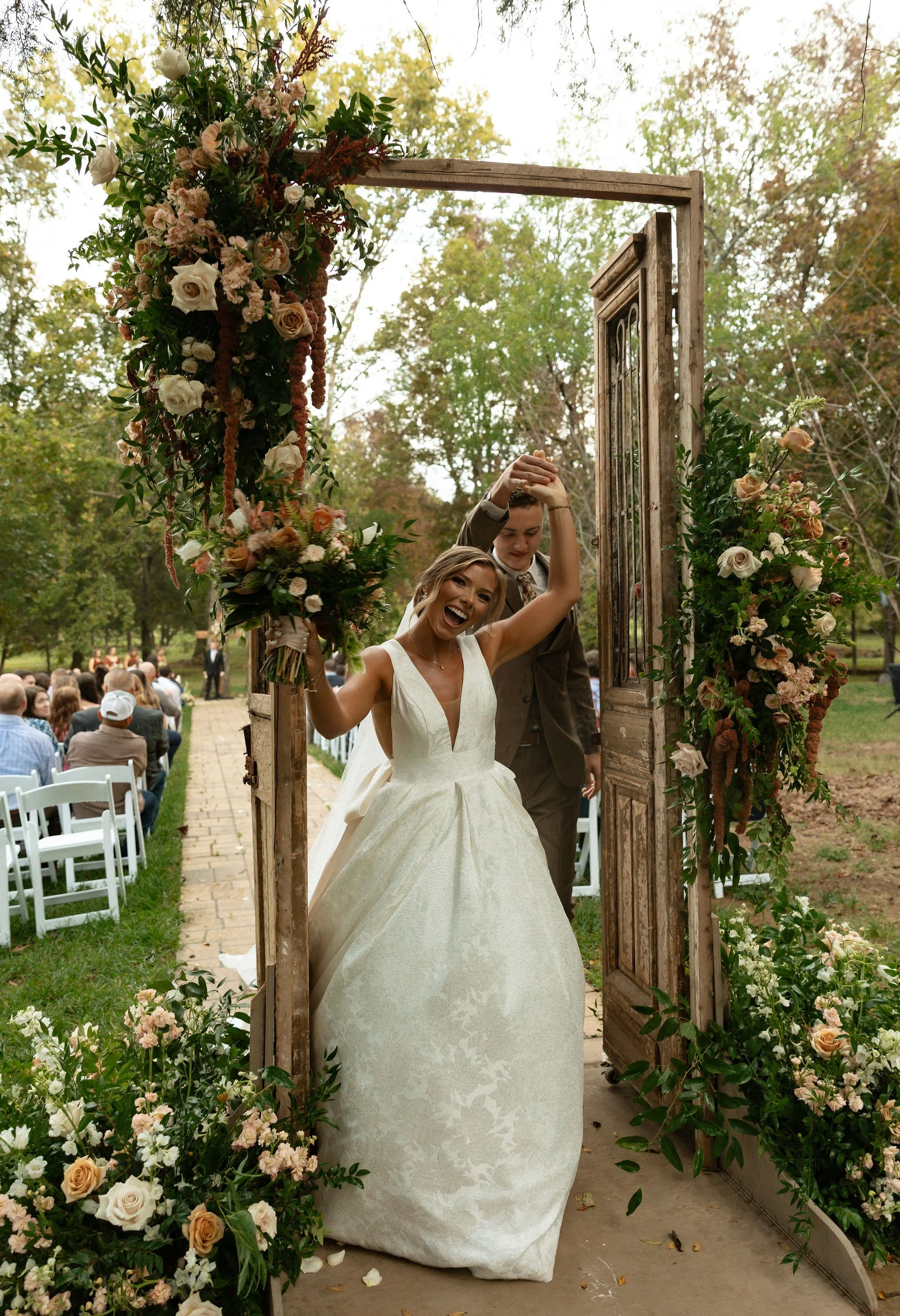 RomanticAtlantaWedding_MissMillys-EventDesignmrandmrsdavis(4479).jpg