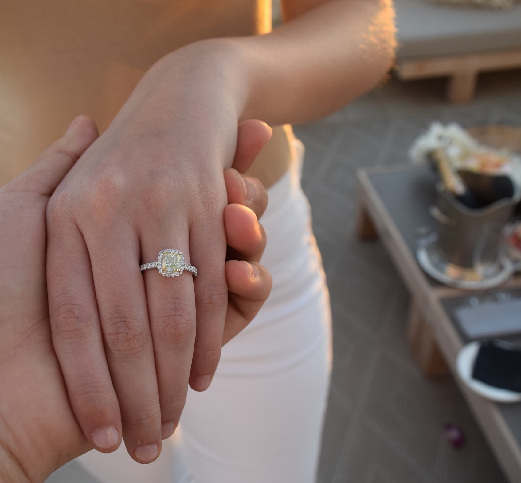 Кольцо когда замужем. Leibish кольцо. Кольцо с бриллиантом для замужества. Кольцо Бриллиантовый брачный брачный. Брак на Бриллианте.