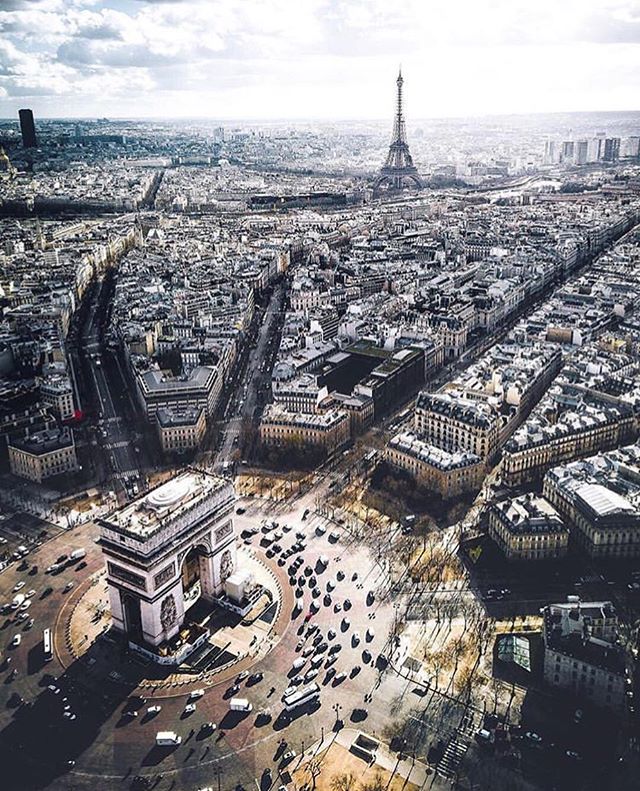Paris is always a good idea |Tag someone who would love this 👇
Photo @sebastianmzh