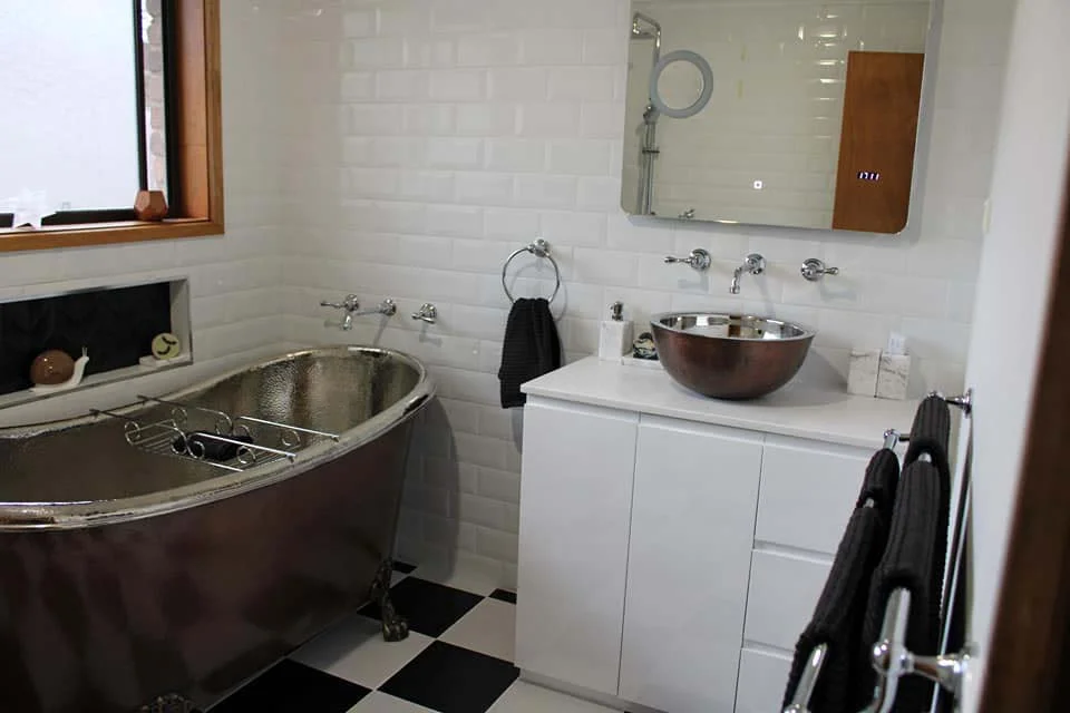Viktoria_ Bathroom installation, Boronia VICTORIA_04.jpg