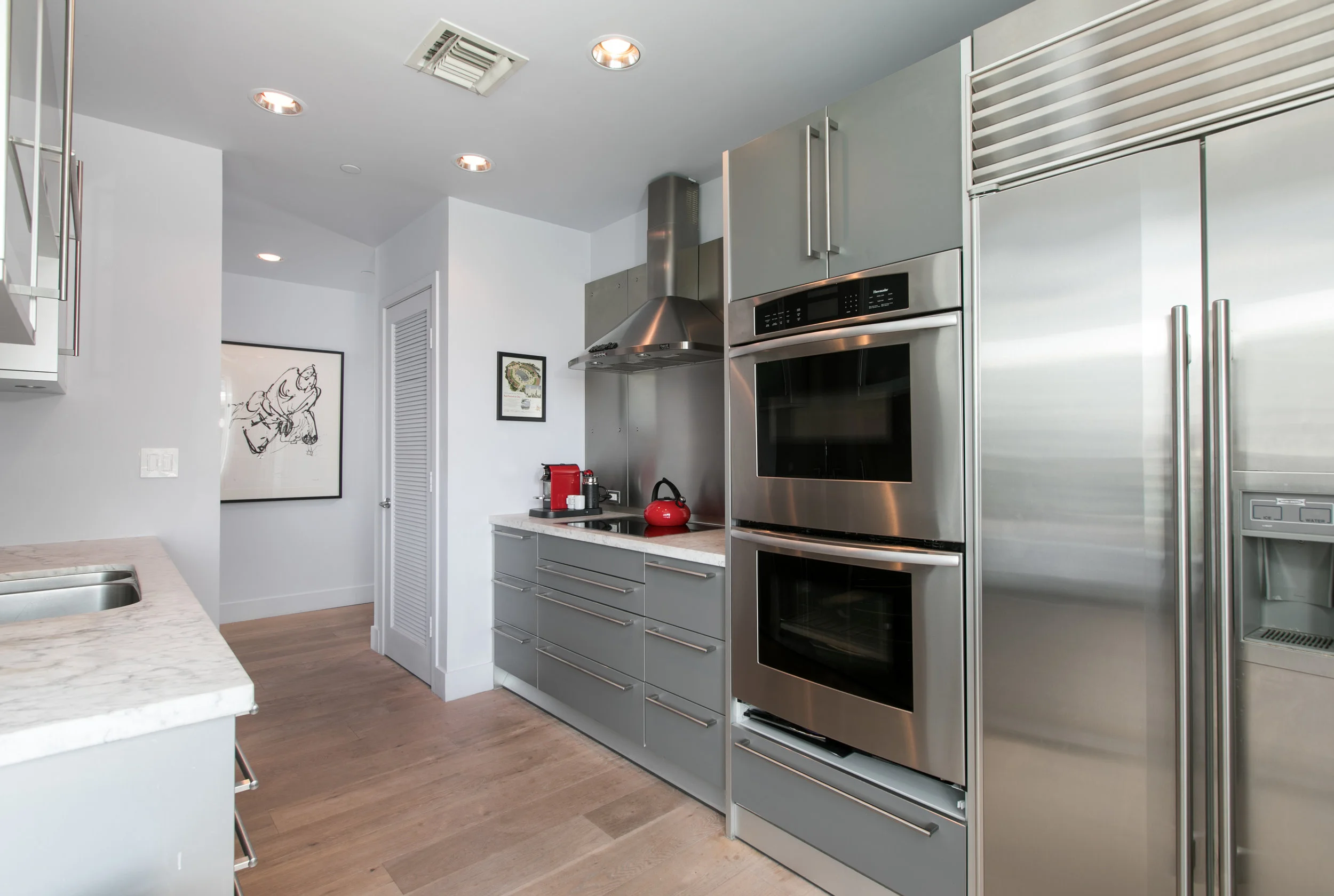 11 Kitchen.jpg