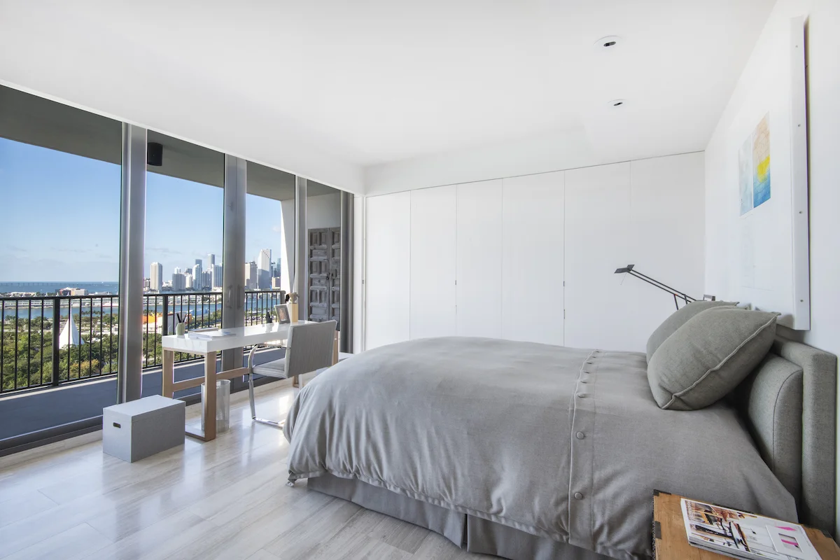 10 Master Bedroom West.jpg