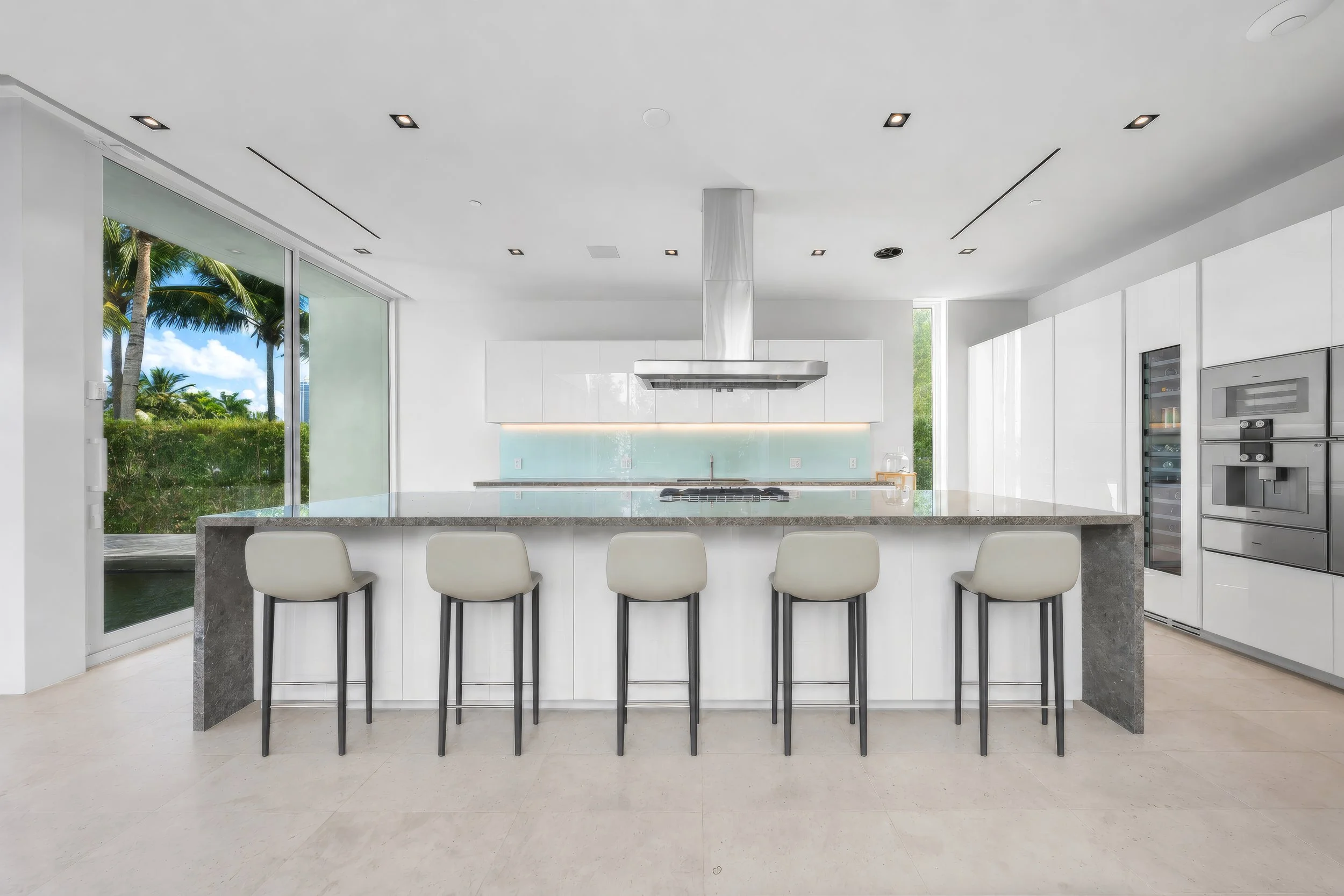 07 Kitchen 2.jpg