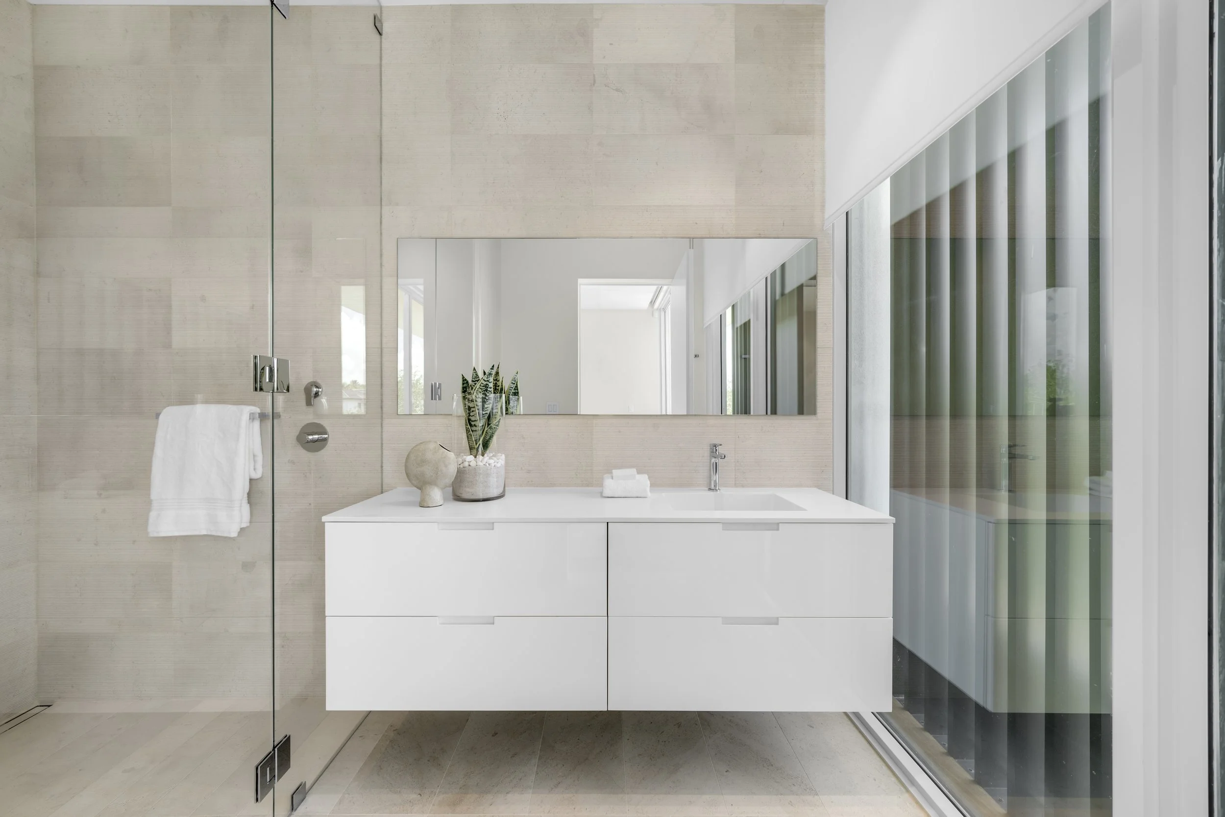 29 2nd Floor Bathroom 2.jpg