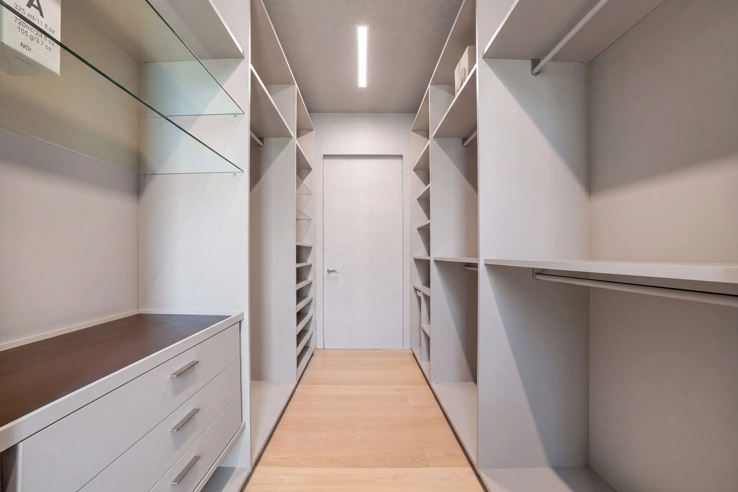 27 Primary Closet.jpg