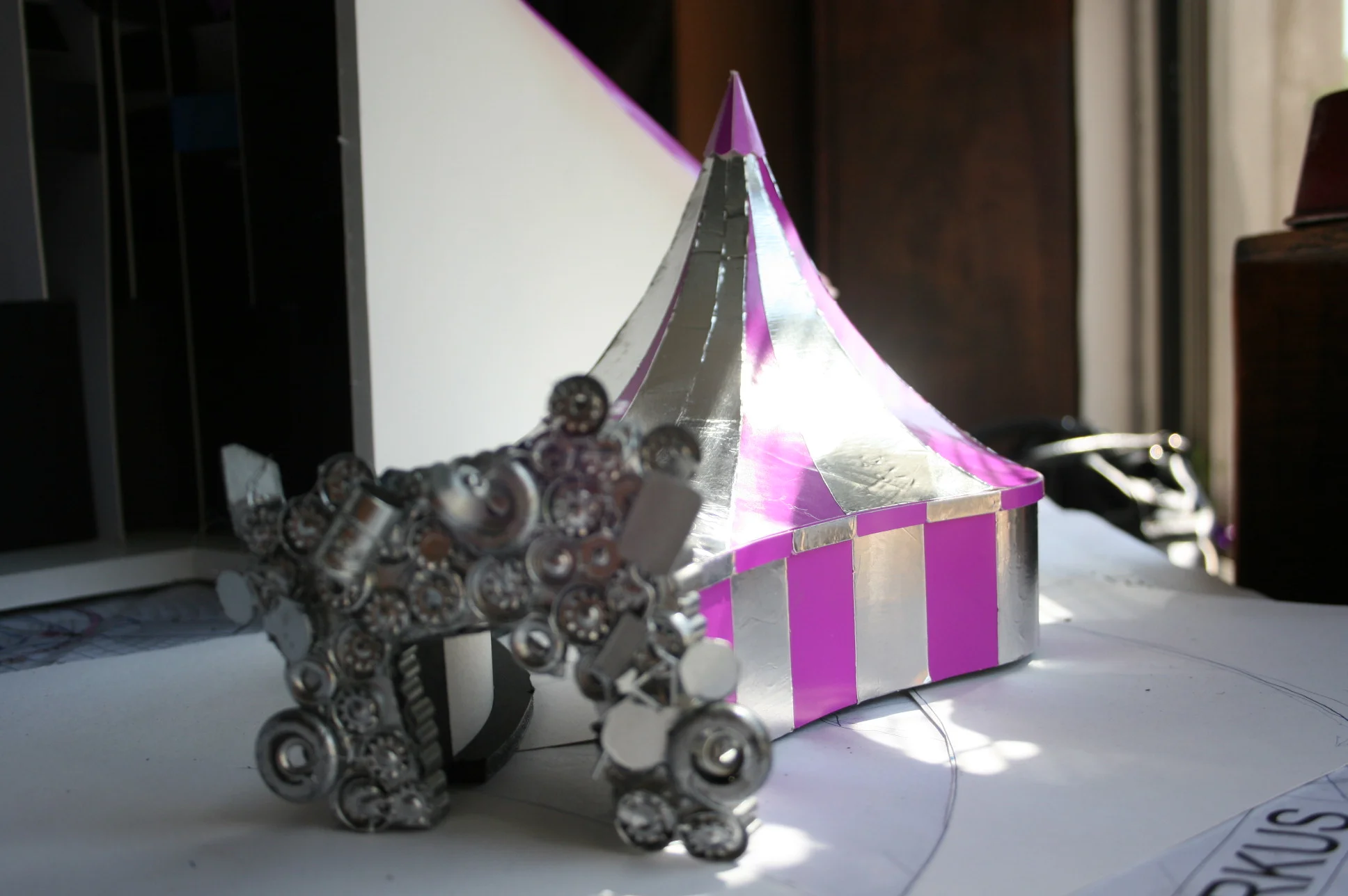 ENTRY TENT MODEL AUG 21 08 006.jpg