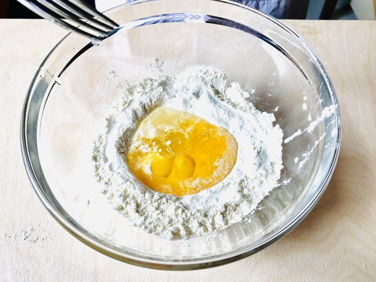 Fresh+egg+pasta+recipe+-+DivoraRoma.com.jpeg