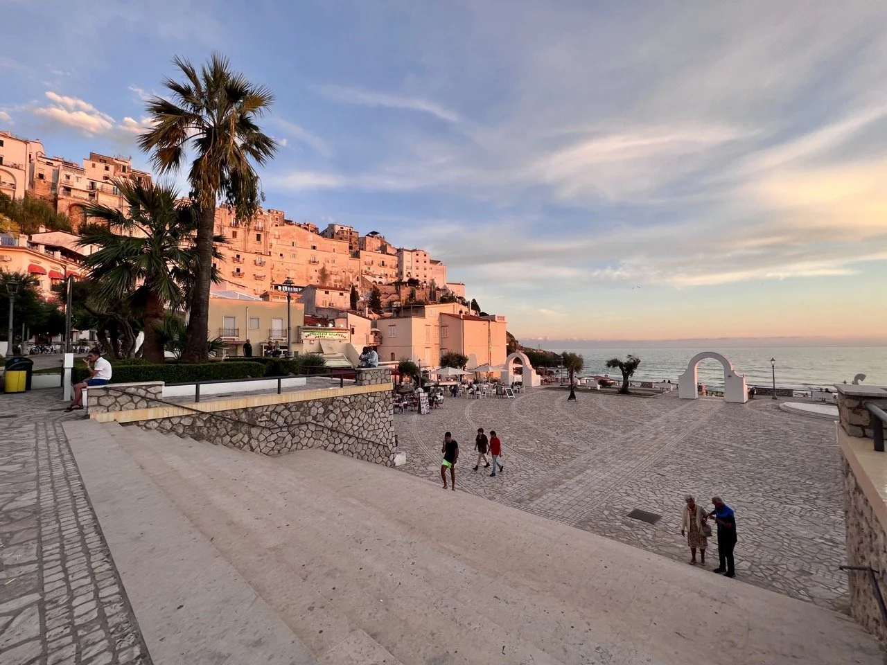 Fun facts about the white washed coastal village of SPERLONGA in Lazio