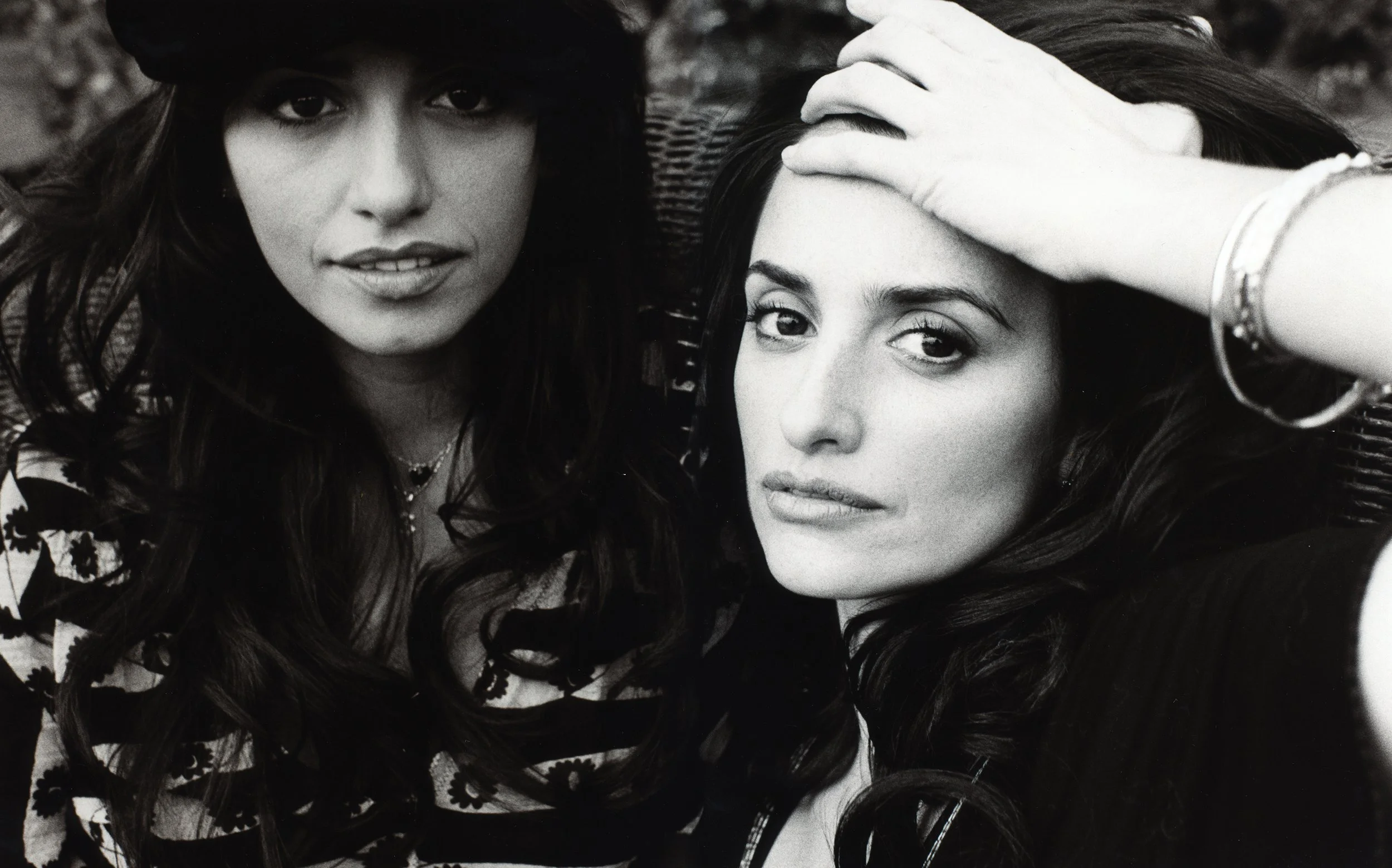 Penélope Cruz & sister Monica Cruz
