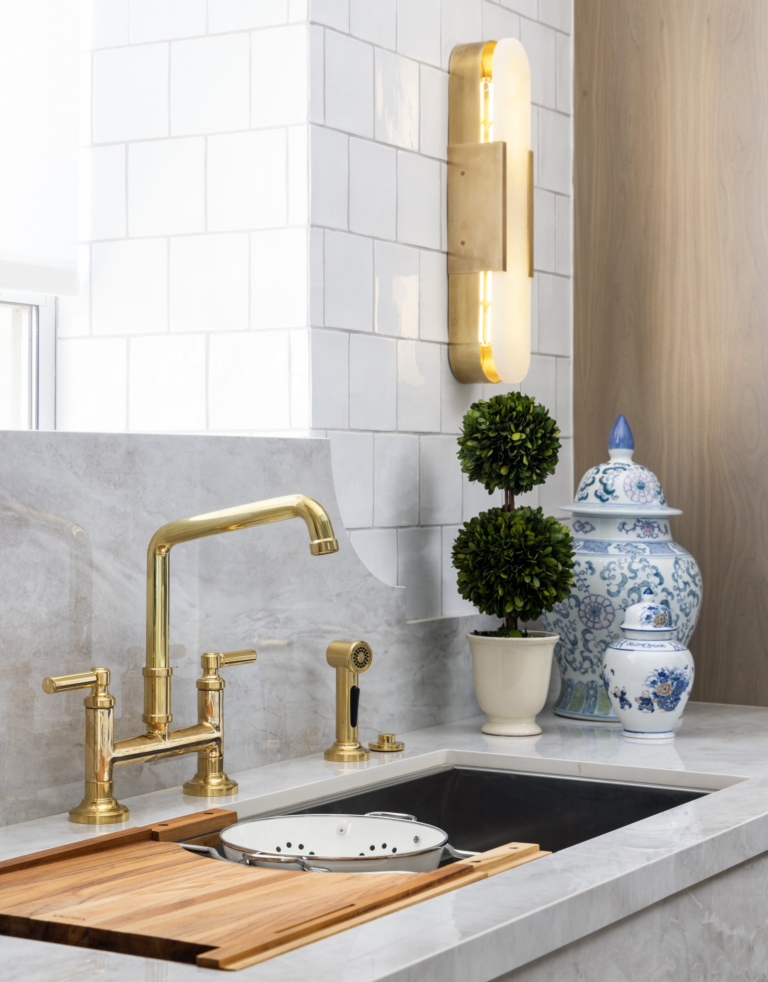 PLUMBING FIXTURES FEATURING KALLISTA