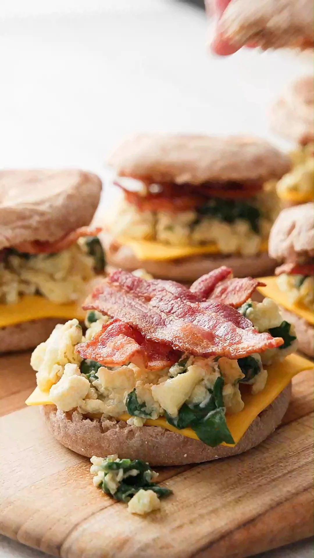 Make breakfast once, then freeze it so you can effortlessly reheat on those busy mornings. 🌅 These simple sandwiches have enough protein to carry you through to lunch, and the spinach gives you a little veggie goodness, too.
Ingredients
6 slices ba